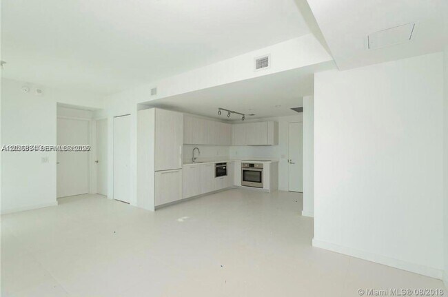 Building Photo - 501 NE 31st St