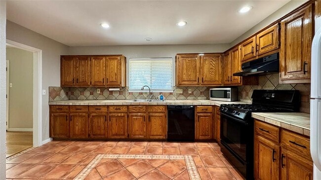 Building Photo - 5837 Secrest Dr