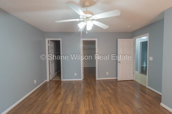 Building Photo - 216 Periwinkle Way