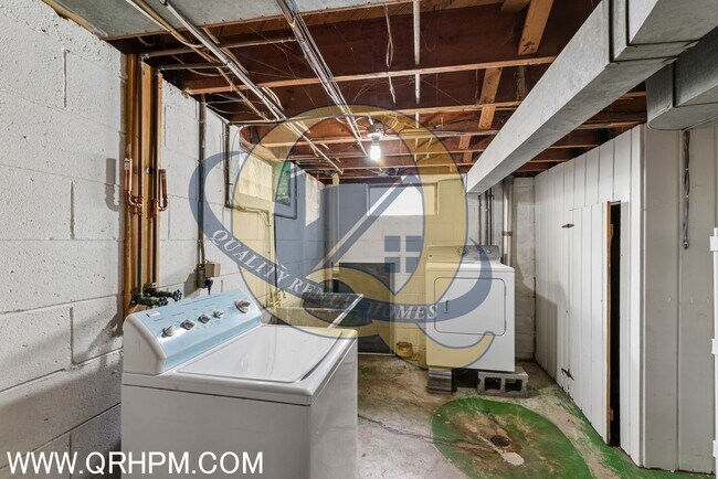 Building Photo - Available Now!!! 3 Bed, 2.5 Bath!!