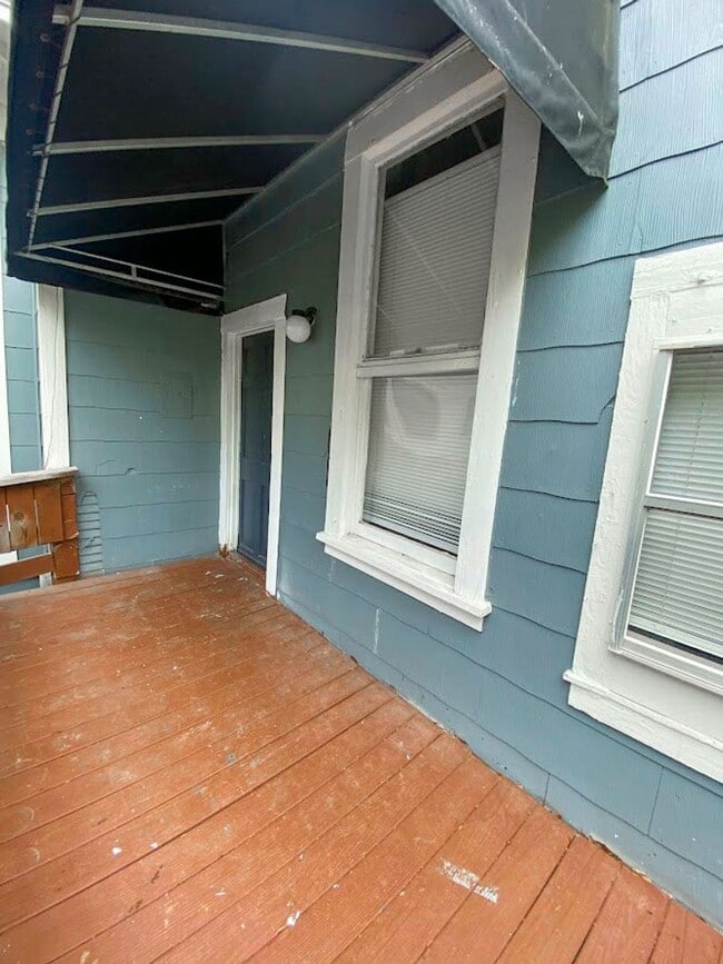 Building Photo - Awesome 1 bedroom | 1 bath apartment in historic home close to The PEARL!