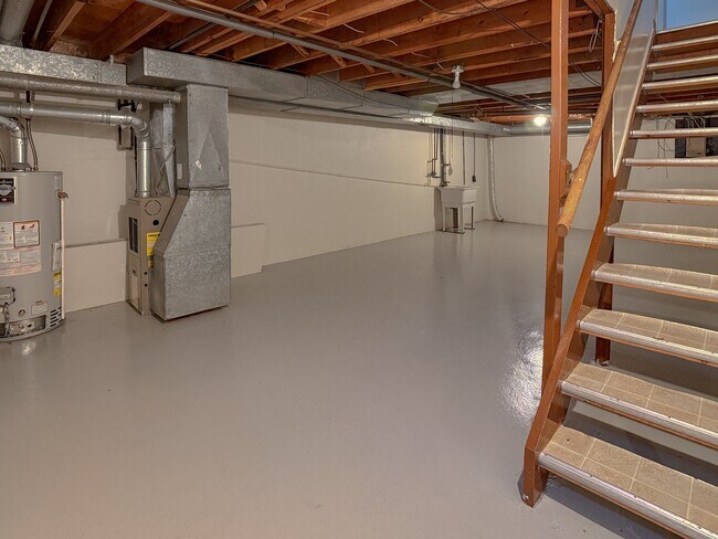 5 (10) (1) - Waverly Flatz