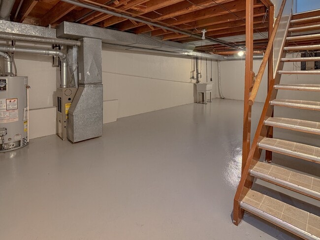 Basement - Waverly Flatz