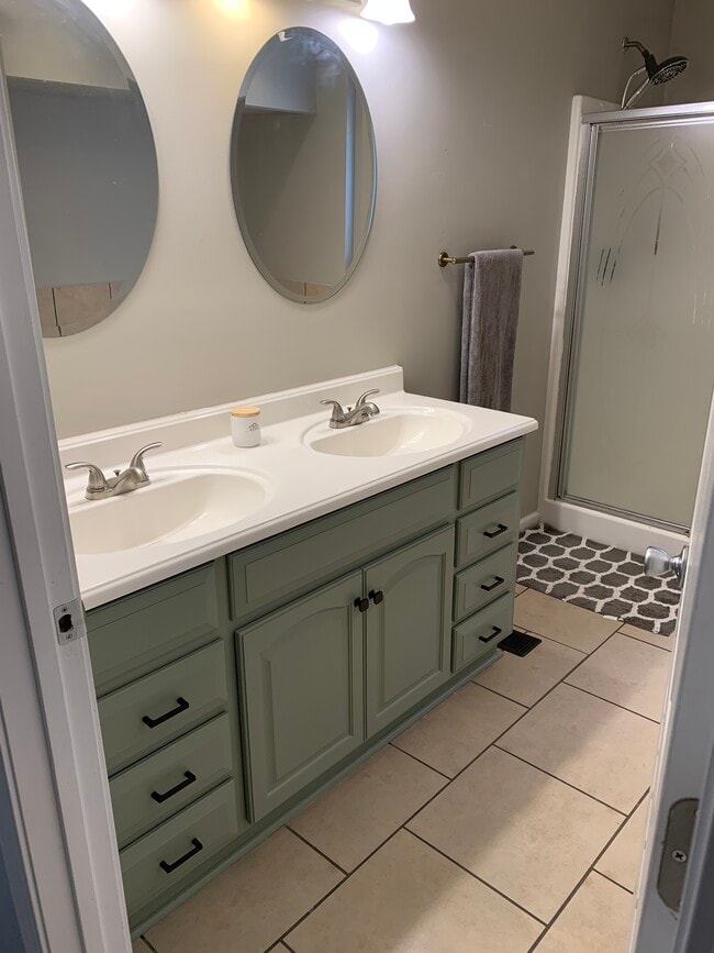 Building Photo - 9134 Westminister Cir Dr