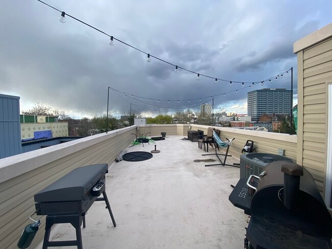 Building Photo - 1526 W Stiles St