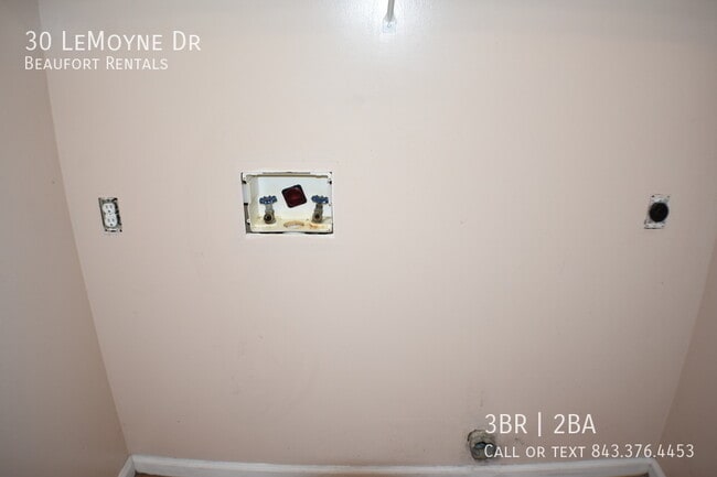 Building Photo - 30 Le Moyne Dr