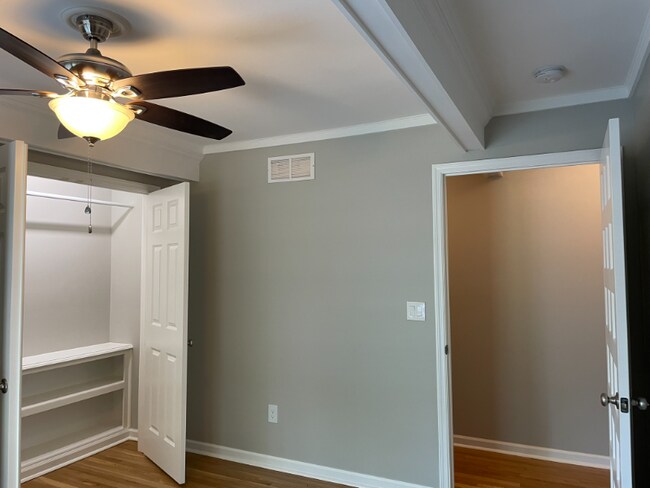 Building Photo - 2100 Cheltenham Rd