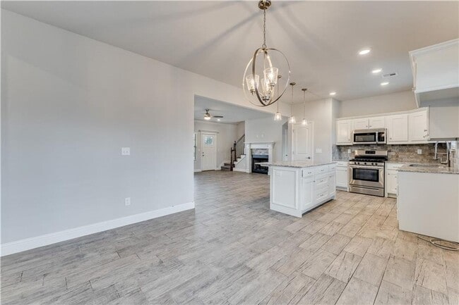 Building Photo - 582 Quartz Wy