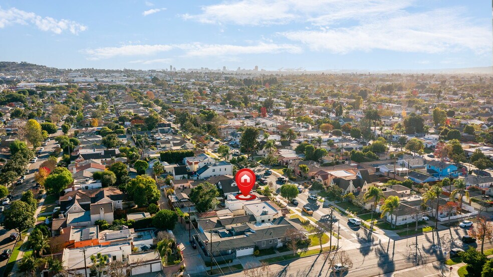 Building Photo - 3758 Gaviota Ave