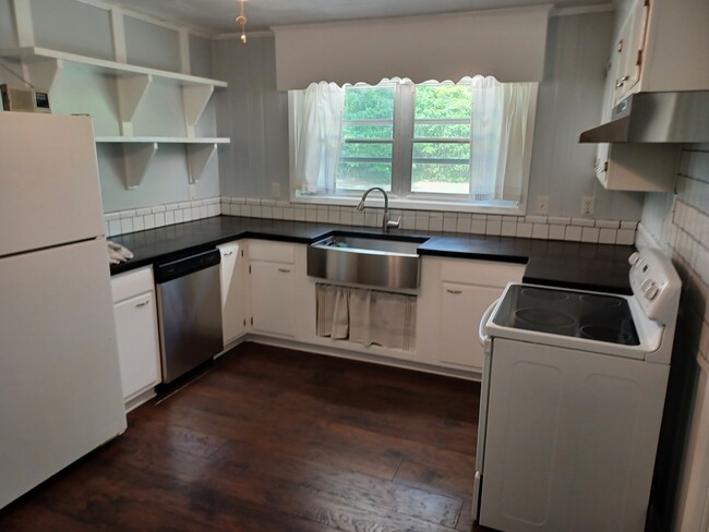 Kitchen 1 - 1303 Skyline Dr