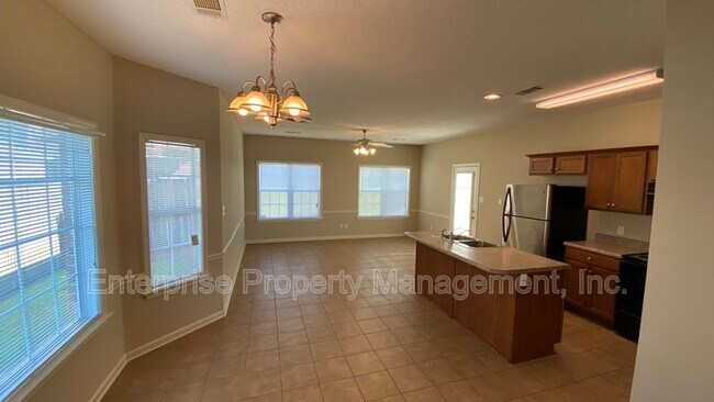 Building Photo - 10204 Sutton Ridge Ln