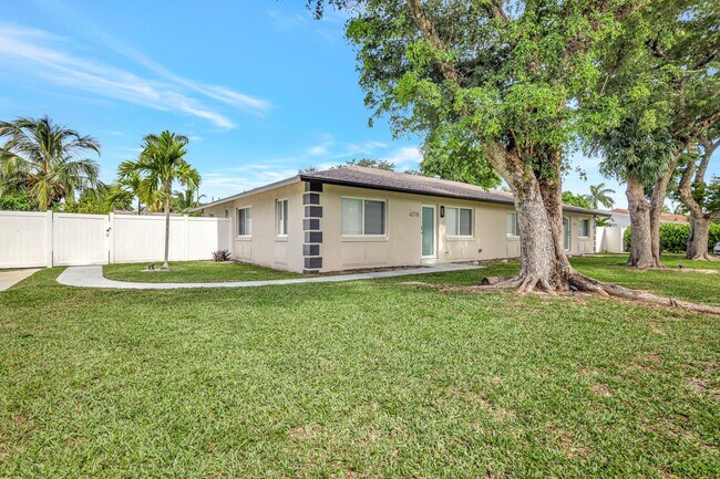Building Photo - 4278 Gulfstream Rd