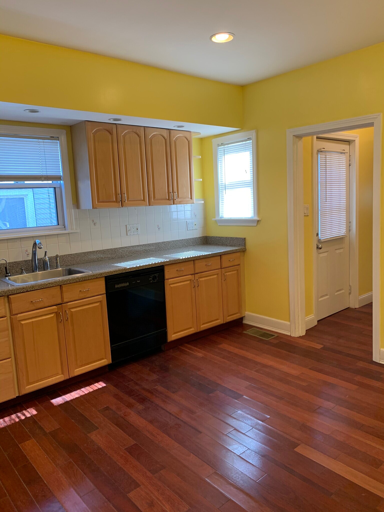 Building Photo - 6 Eliot St