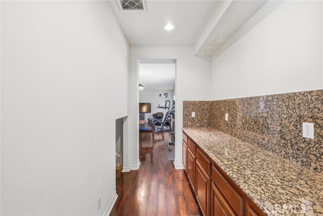 Building Photo - 1689 Tivoli Dr