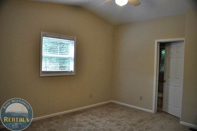 Building Photo - Cozy 2bd House In Great Location!