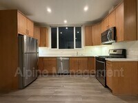 Building Photo - 562 29th St