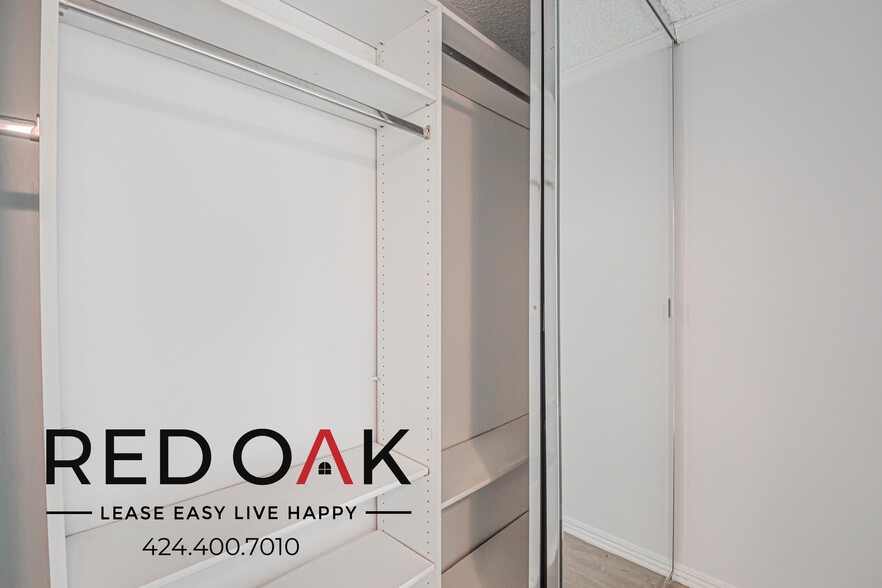 Building Photo - 1309 W 36th Pl