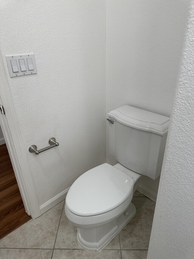 Building Photo - 91 W Recreo Ct