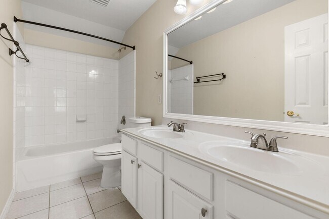 Building Photo - 27 N Queenscliff Cir