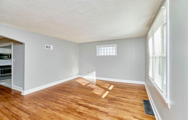 Building Photo - 2313 Burns Ave