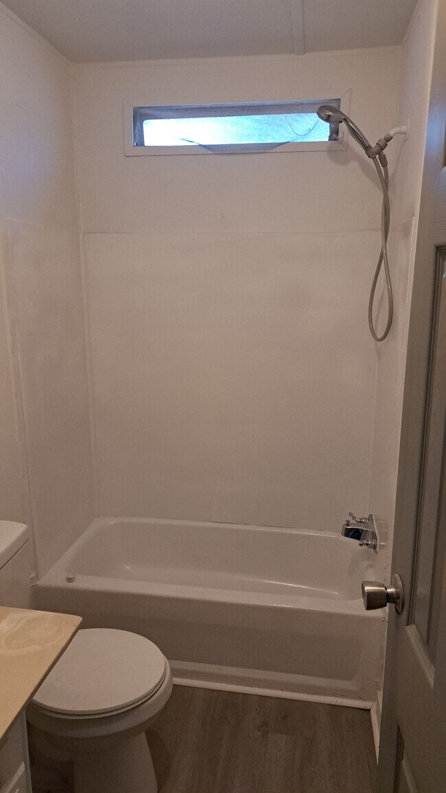 Building Photo - 304 Bayonet Dr