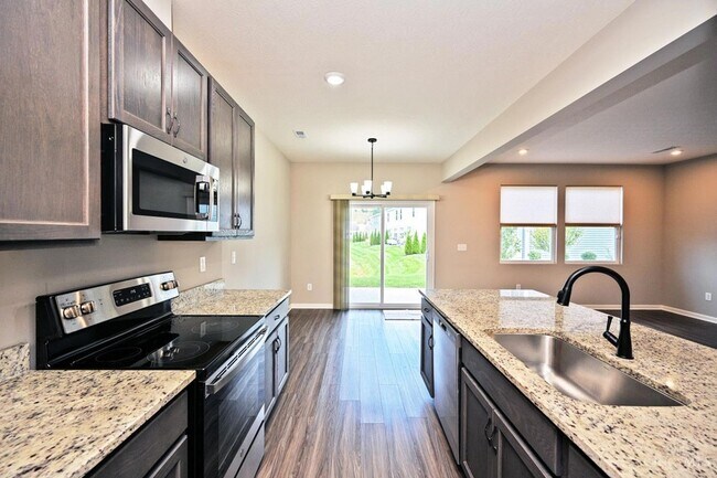 Building Photo - 1538 Summerview Ln