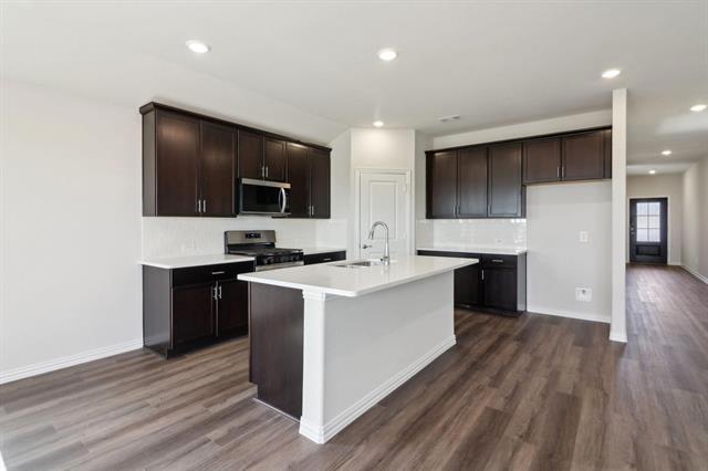 Building Photo - 503 Loch Dr