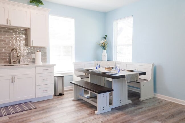 Building Photo - 5801 Avenue S 1/2