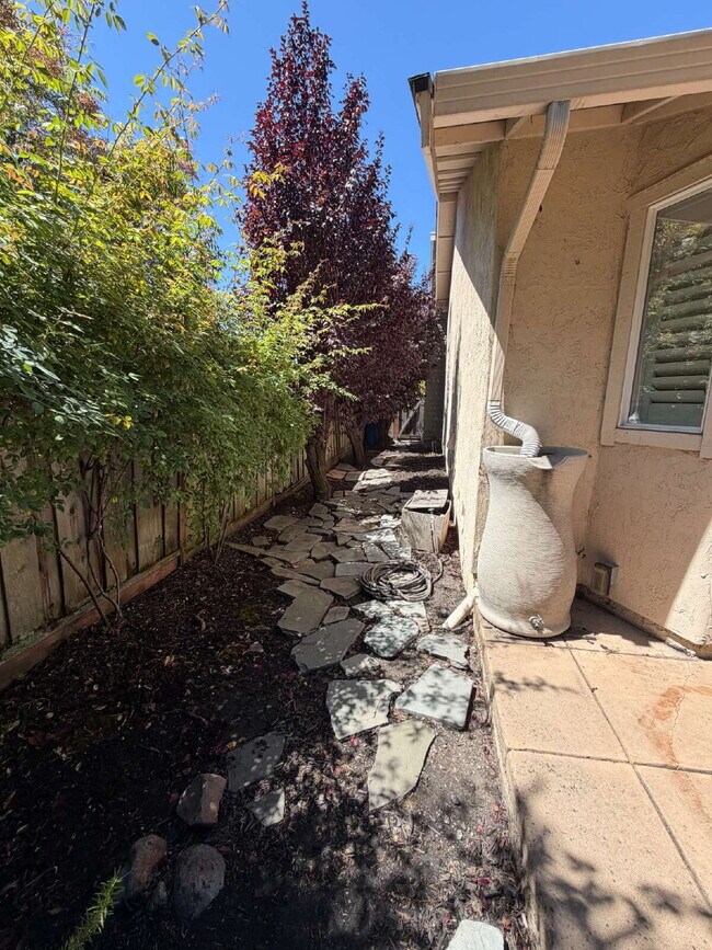 Building Photo - "Charming 4-Bed Oasis with Granite Touches with Tennis and Poolside Bliss steps away in Danville!"