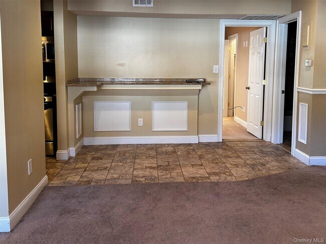 Building Photo - 83 Bailey Ct