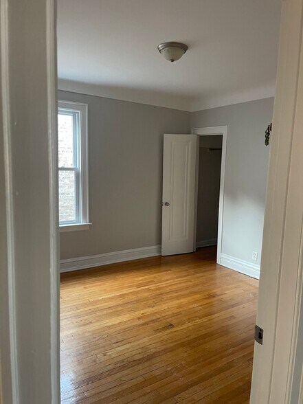 Building Photo - 6321 S Whipple St
