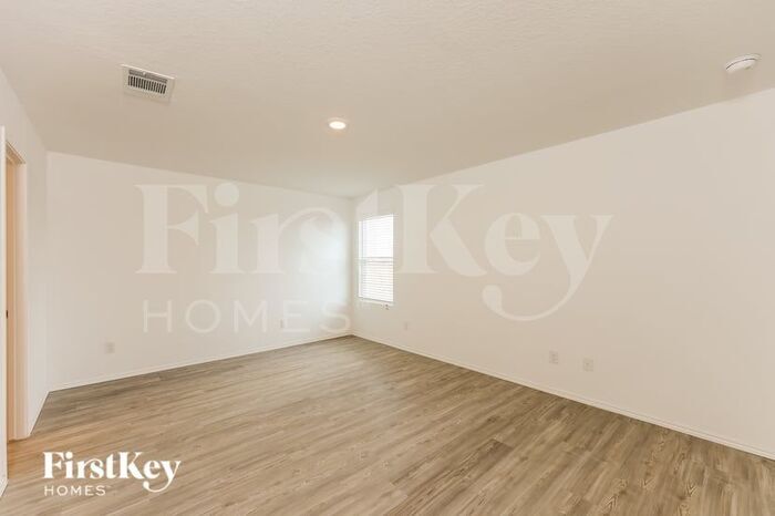 Building Photo - 231 Agave Cir