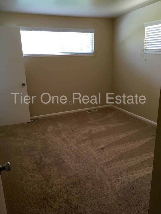 Building Photo - 7405 S 2200 E