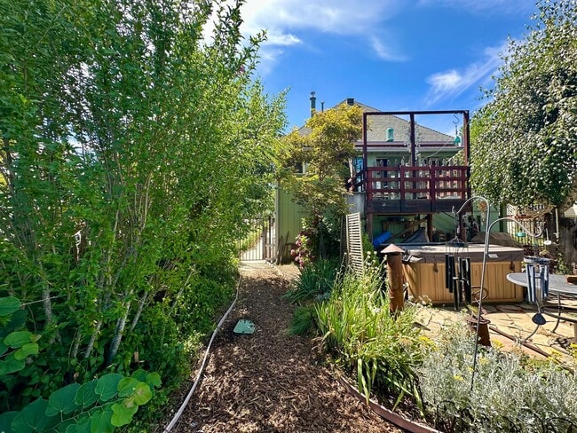Building Photo - Completely Remodeled, Charming Victorian i...