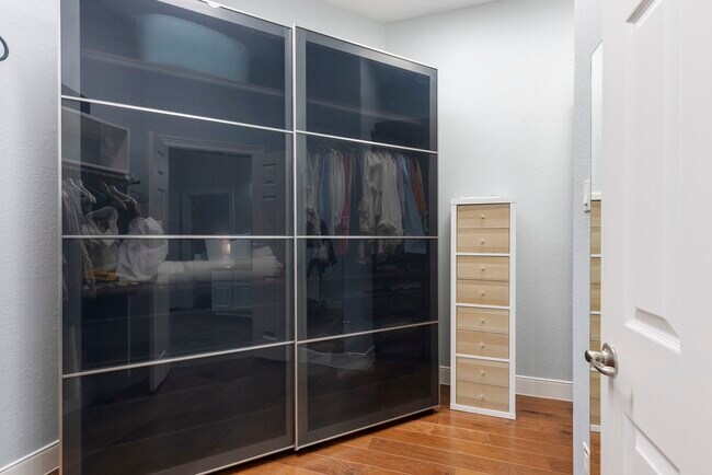 Building Photo - 6 Skipwith Pl