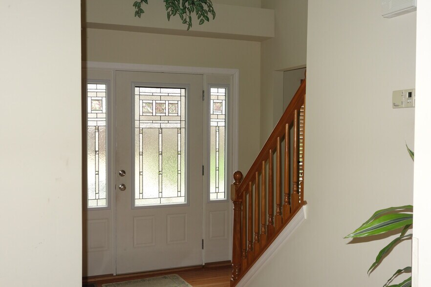 Building Photo - 114 Meadowgate Ct