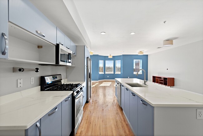 Building Photo - 877 Harrison Ave
