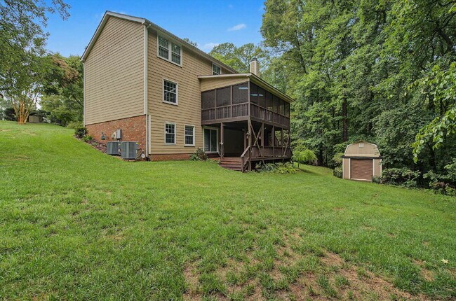 Building Photo - Spacious 4-Bed Oasis with Basement in Cary
