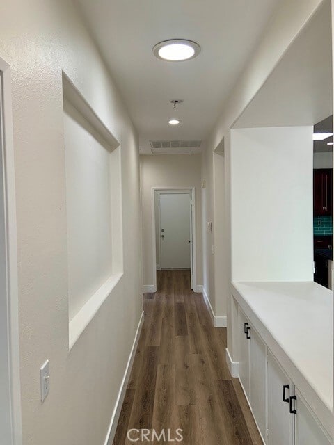 Building Photo - 558 Rembrandt Dr