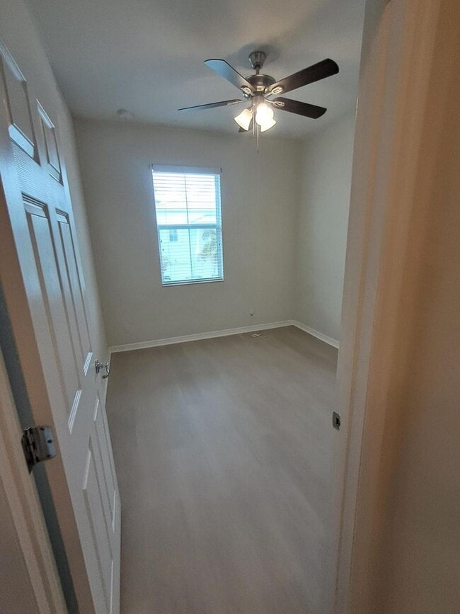 Building Photo - 3254 S Caroline Dr