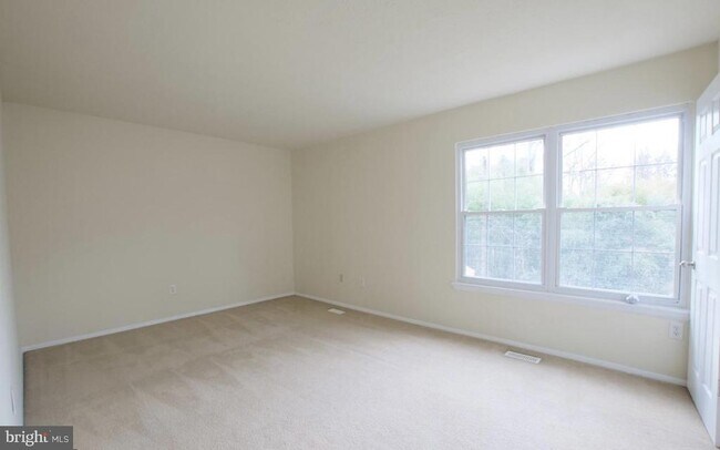 Building Photo - 7908 Well Water Way