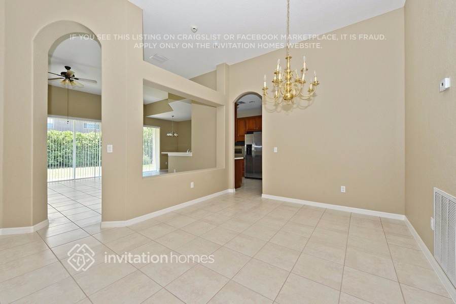 Building Photo - 27042 Firebush Dr