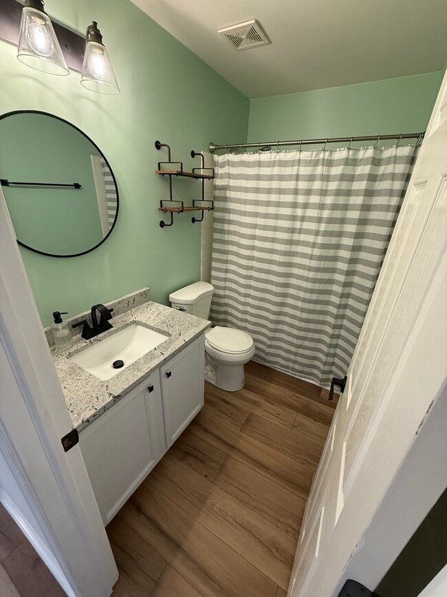 Building Photo - 368 S Jewel Ct