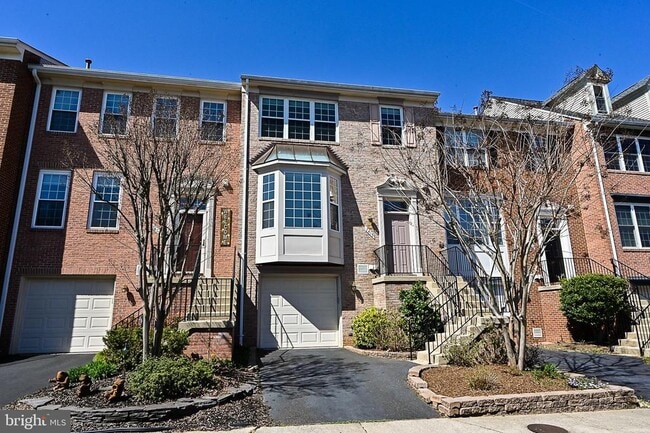 Building Photo - 7415 Gillingham Row