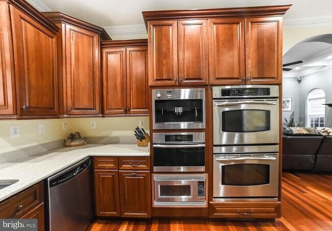 Building Photo - 24900 Fox Run Ln