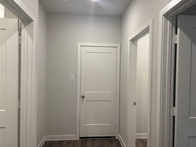 Building Photo - 5735 Blue Grama Dr