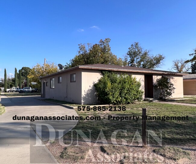 Building Photo - Spacious 3 bed,  1 1/2 bath
