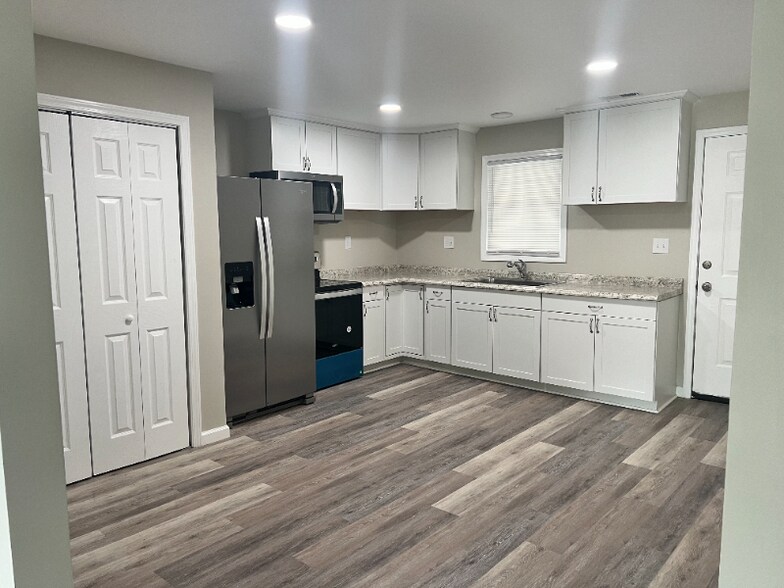 Building Photo - 381 Big Hill Rd