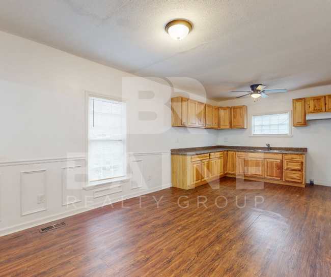 Building Photo - 2621 Sevier Ave