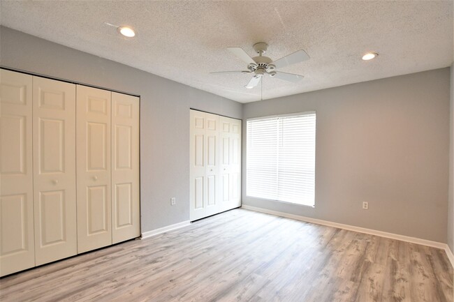 Building Photo - **Spacious 3-Bedroom Condo Available! 50% ...